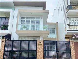 Bán nhà 1 trệt 1 lầu  đối diện công viên & trường học  đường số 9, kdc hồ, dt 180m2
