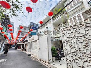 Biệt thự khu compound nguyễn trọng tuyển diện tích 8x14m, nhà 3 tầng giá 22 tỷ tl!