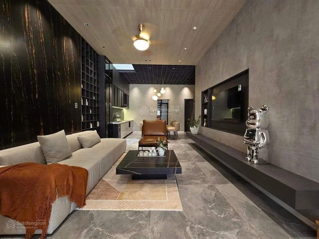 Vợ chồng tôi kẹt tiền bán nhà cư xá đồng tiến  p15 quận 10 gần chợ và trường học. 78m2