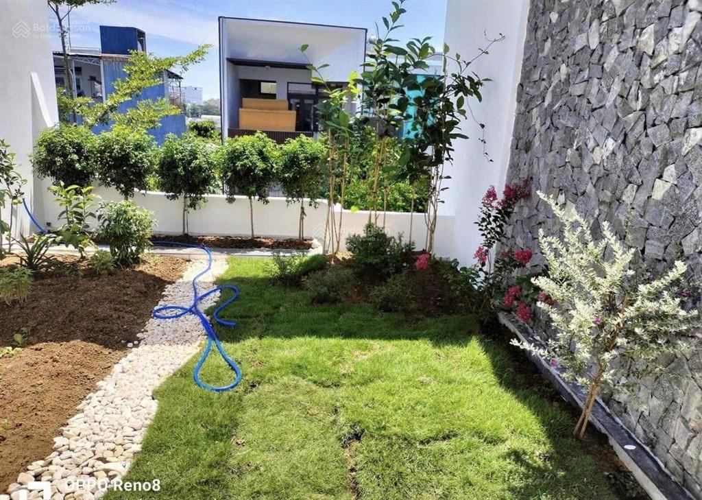 Vợ chồng tôi kẹt tiền bán nhà cư xá đồng tiến  p15 quận 10 gần chợ và trường học. 78m2