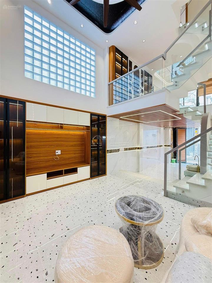 Sổ trao tay nhà đẹp ở xuân thủy  quận 2 gần vincom, ga metro, cho thuê 26 triệu. giá 3tỷ980/86,6m2