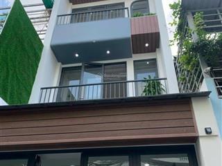 Tôi cần bán gấp nhà cho thuê 22 triệu ở cao thắng  p2  quận3 gần chợ, giáp quận1. giá 3tỷ150/68m2