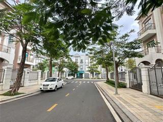 Giá tốt chính chủ bán biệt thự song lập 200m2 giá 26 tỷ 5 ngay tmdv và hồ cảnh quang