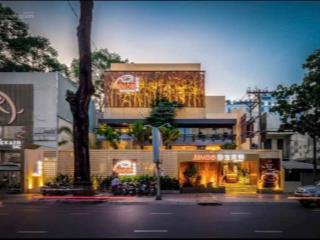Biệt thự sân vườn diện tích đất ~ 1200m2 đất, ngay trung tâm quận 3