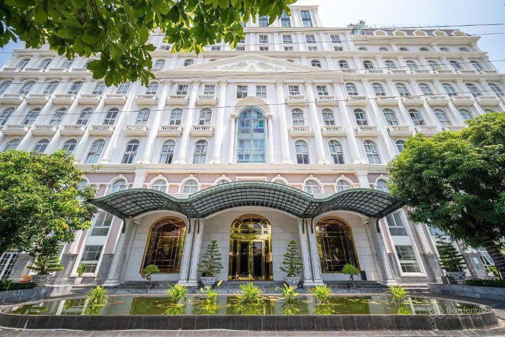 Cho thuê khách sạn 4* chuẩn châu âu nằm tại trung tâm quận 7