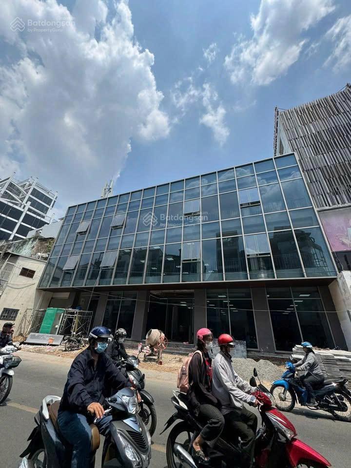 Cho thuê toà nhà mặt tiền quận phú nhuận