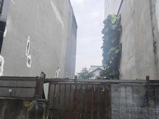 Bán đất hẻm oto né dt 5.5 x 18 dtcn đủ 100m2 giá 9ty cực rẻ còn sót lại đường lê đức thọ