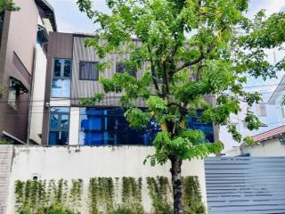 Nhà đường phan văn trị 15x25m trệt 2 lầu cho thuê