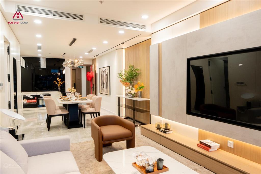 Nhượng suất booking căn 2 ngủ tầng trung the queen 360 giải phóng, rẻ hơn 15% , chiết khấu và quà