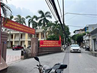 Chính chủ bán nhà dân xây chắc chắn phố hoa lâm, việt hưng long biên ô tô đỗ cửa lô góc