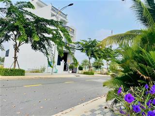 Đất nền giáp bình chánh  tphcm. chỉ từ 2 tỷ/nền. shr, tiện ích và hạ tầng đã hoàn thiện về ở ngay