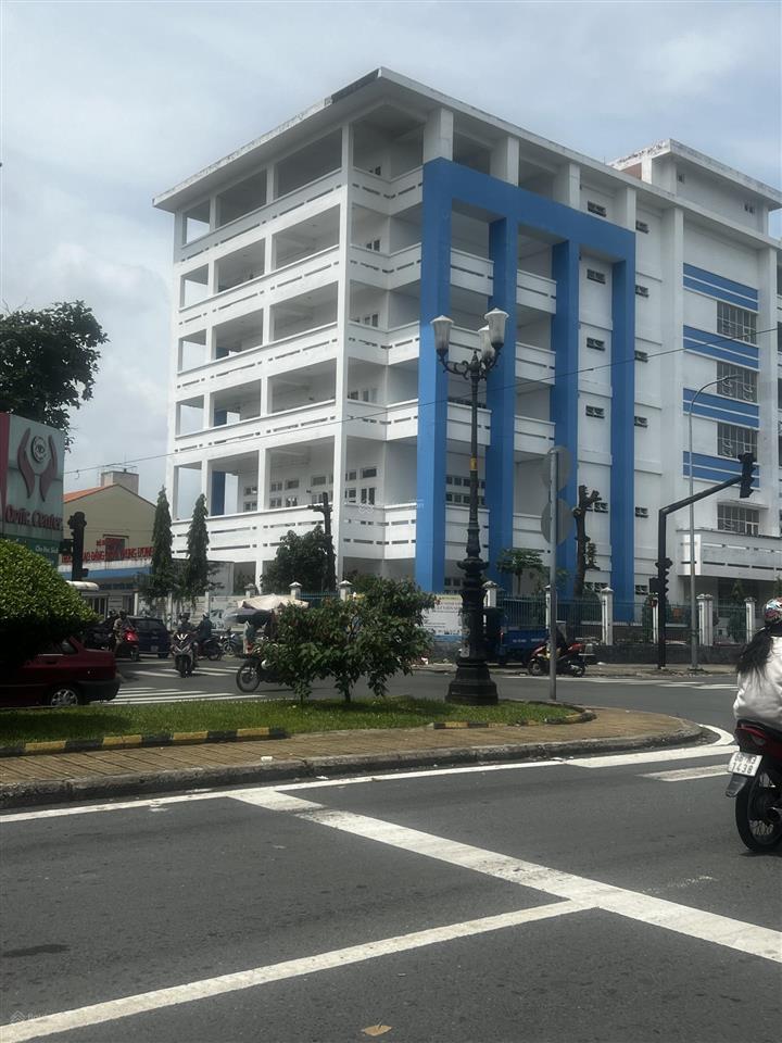 Bán đất 2 mặt tiền 2585m2 tại thị trấn hóc môn, giá 65 tỷ