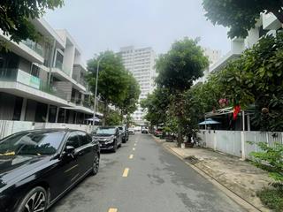Nhà 3 tầng  86m2  4 phòng ngủ xe hơi đậu trong sânbảo vệ 24/24  giá 8 tỷ