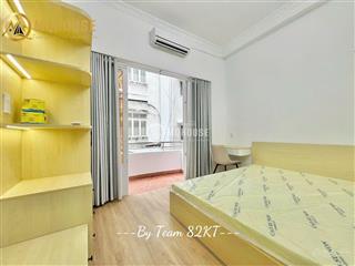 Phòng ngủ tách bếp  ban công thoáng mát ngay trung tâm quận 1
