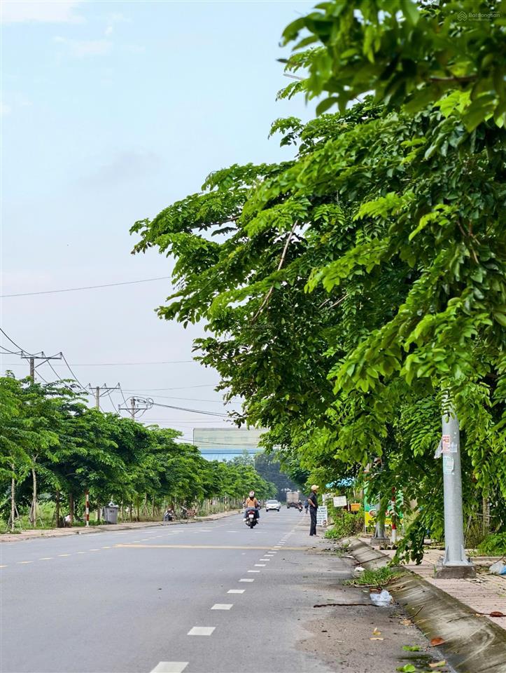 Bán đất ngay tthc trảng bom. lô 95m2 đối diện bvqt, cạnh tttm vingroup, dân cư đông đúc, shr