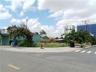 Chủ cần bán gấp lô 95m2 giá 1tỷ8  ngay đ. hùng vương, kế bên coop mart, dân cư đông đúc, shr