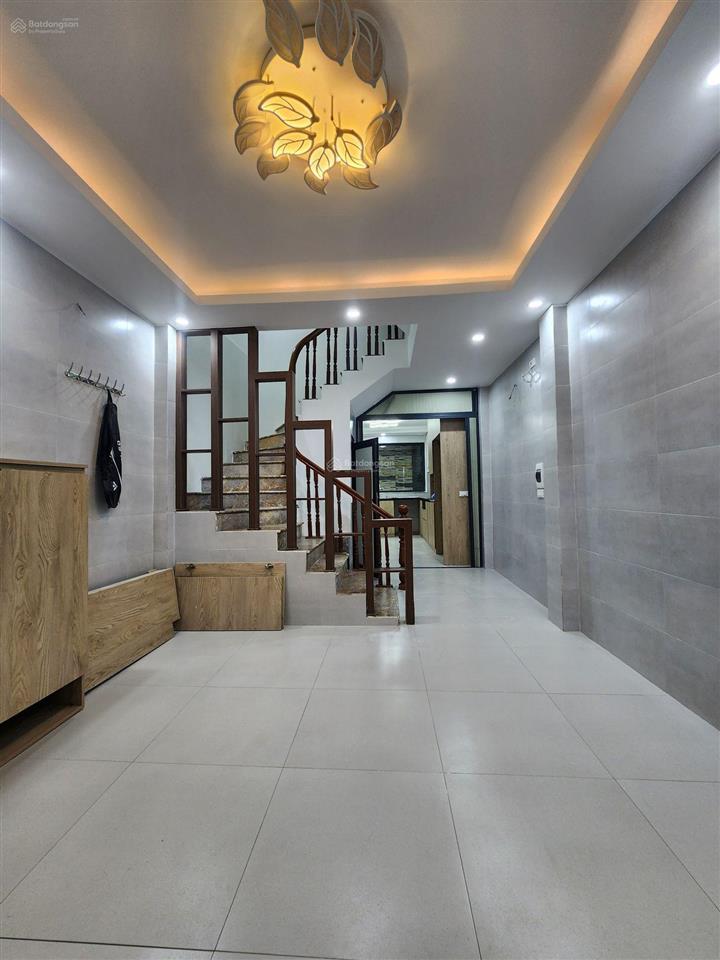 Nguyễn khang  nhà đẹp trung tâm cầu giấy ngõ nông  5 tầng dân xây  nhỉnh 14 tỷ