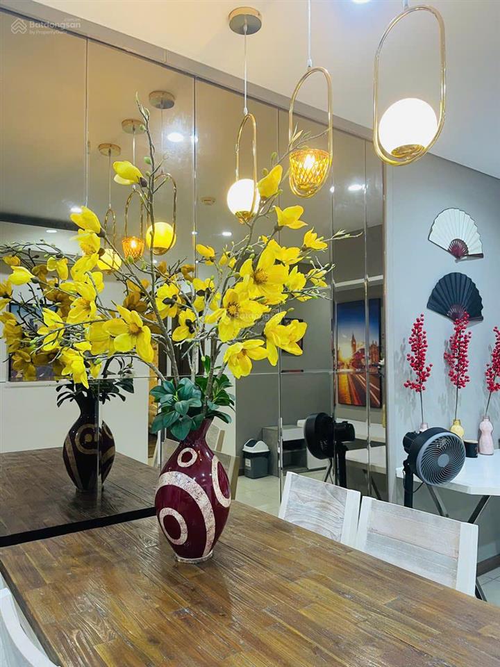 Cho thuê căn hộ 2 pn, full nội thất đẹp 87m2, 23.5 tr tại hà đô centrosa q10 thương lượng chính chủ