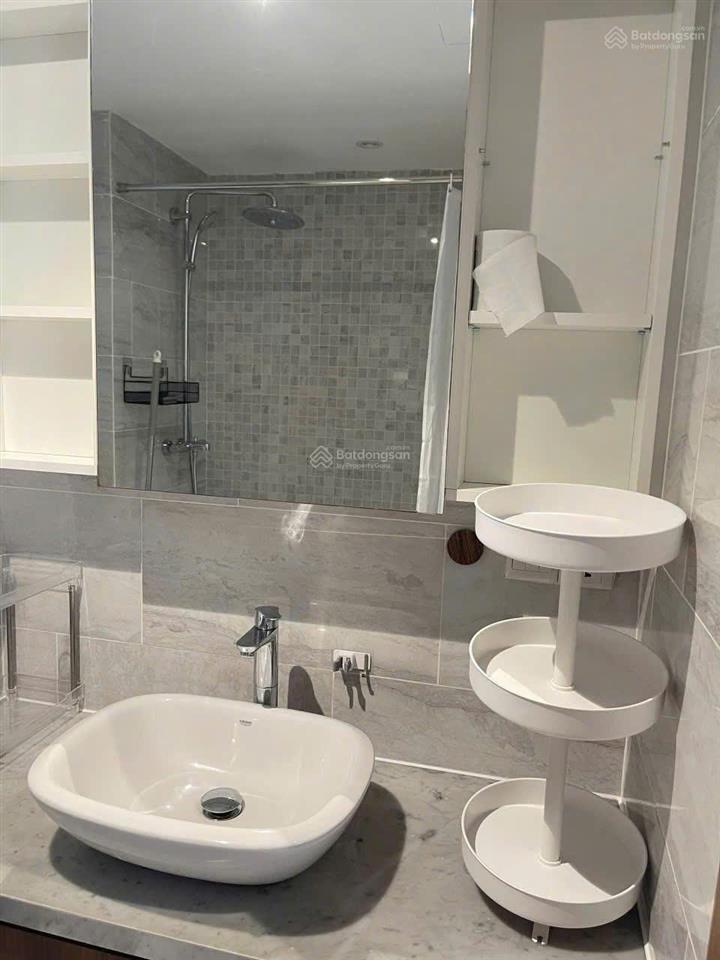 Nhà để ở, căn hộ 73m2, 2pn, 2wc, full nội thất cao cấp tại chung cư kingdom q 10, giá 20 triệu