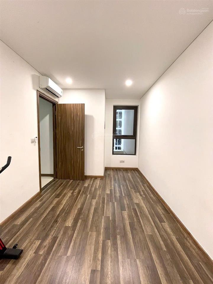 25 triệu cho căn hộ 2 pn+, nội thất cơ bản, nhà trống 107m2, tại hà đô centrosa q10