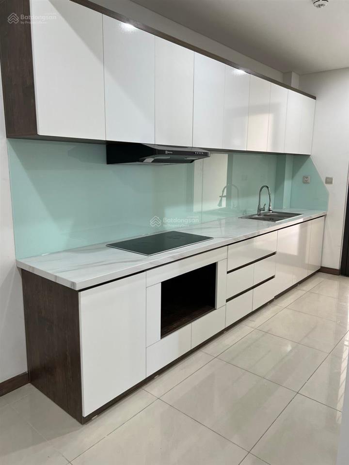 25 triệu cho căn hộ 2 pn+, nội thất cơ bản, nhà trống 107m2, tại hà đô centrosa q10