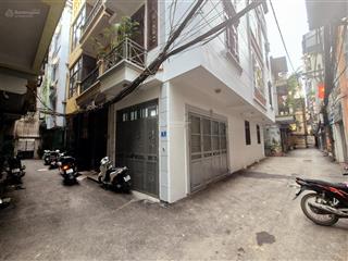 Bán gấp nhà cầu giấy dân ở  phân lô ô tô đỗ cửa gần chợ,trường,tiện ích đủ cảan sinh đỉnh