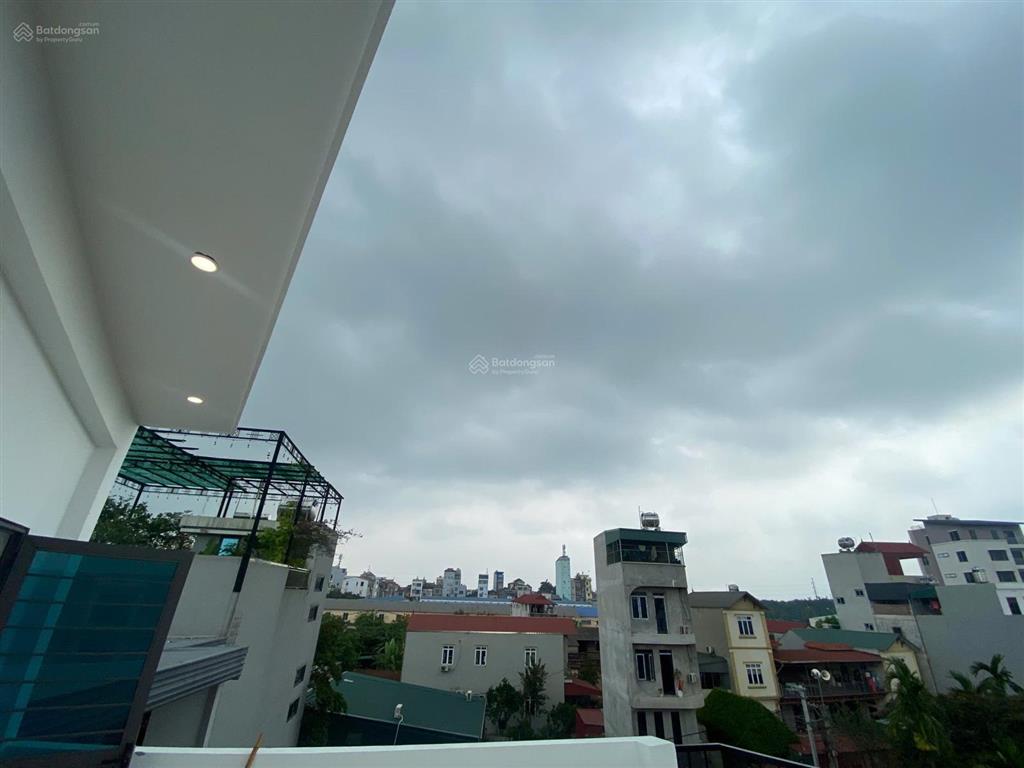 Bán nhà 3,5 tầng mới xây 3 mặt thoáng gara ô tô thôn ba chữ, vân nội, đông anh