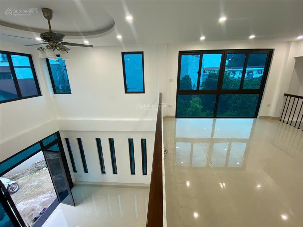 Bán nhà 3,5 tầng mới xây 3 mặt thoáng gara ô tô thôn ba chữ, vân nội, đông anh