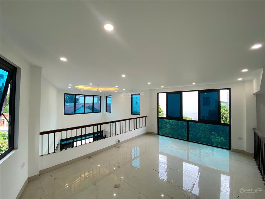 Bán nhà 3,5 tầng mới xây 3 mặt thoáng gara ô tô thôn ba chữ, vân nội, đông anh