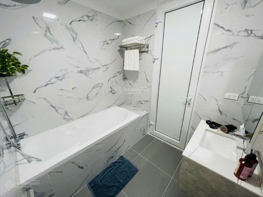 Chính chủ ct căn hộ mới 100%  full nội thất  1pk 1pn ngõ 3m đội cấn ba đình  có thang máy balcon