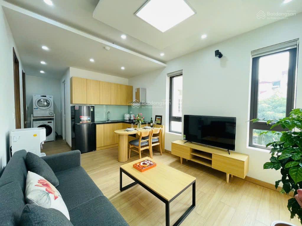 Chính chủ ct căn hộ mới 100%  full nội thất  1pk 1pn ngõ 3m đội cấn ba đình  có thang máy balcon