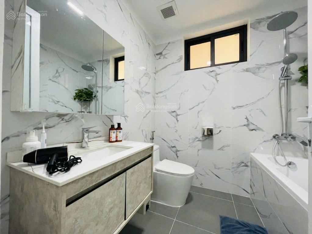 Chính chủ ct căn hộ mới 100%  full nội thất  1pk 1pn ngõ 3m đội cấn ba đình  có thang máy balcon