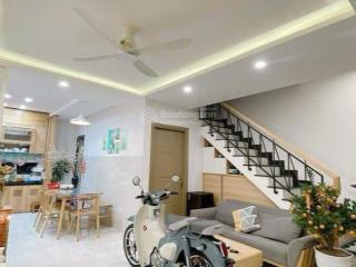 Cực hiếm! nhà 3 tầng gần phố cổ, đỗ ô tô, sổ nở hậu giá tốt bất ngờ