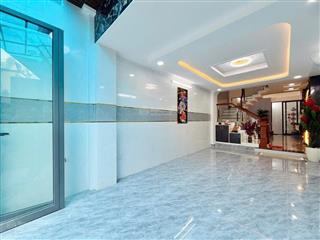Định cư nước ngoài bán gấp nhà ở nguyễn hữu thọ q7  giá 2 tỷ 980