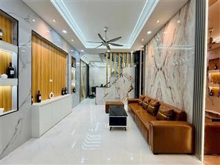 Bán gấp nhà phố trung tâm quận 3  giá 3.79 tỷ rẻ bất ngờ, sổ hồng riêng!