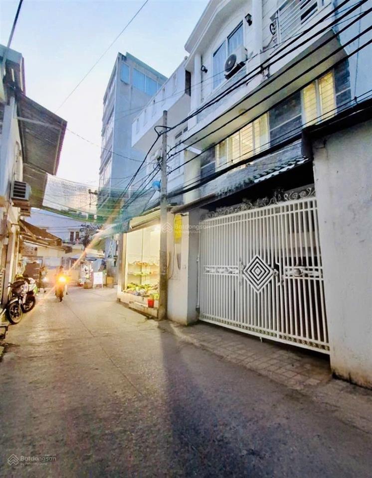 Bán nhà 03 tầng kdc nam long tn 180tr/ năm hẻm 04m ngay vincom q7