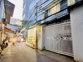 Bán nhà 03 tầng kdc nam long tn 180tr/ năm hẻm 04m ngay vincom q7