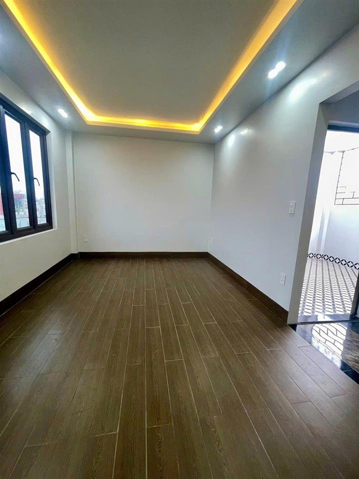 Cần Bán Nhà Lô Góc 4 Tầng Mới Xây Tại Ngõ 46 Lạch Tray – Trung Tâm Hải Phòng – Sân Cổng