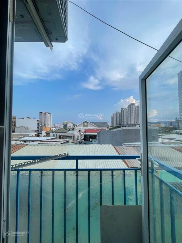Cho thuê căn phòng view sài gòn cực đẹp gác bancol kế rmit, him lam, sunrise city, quận 7 kế quận 4