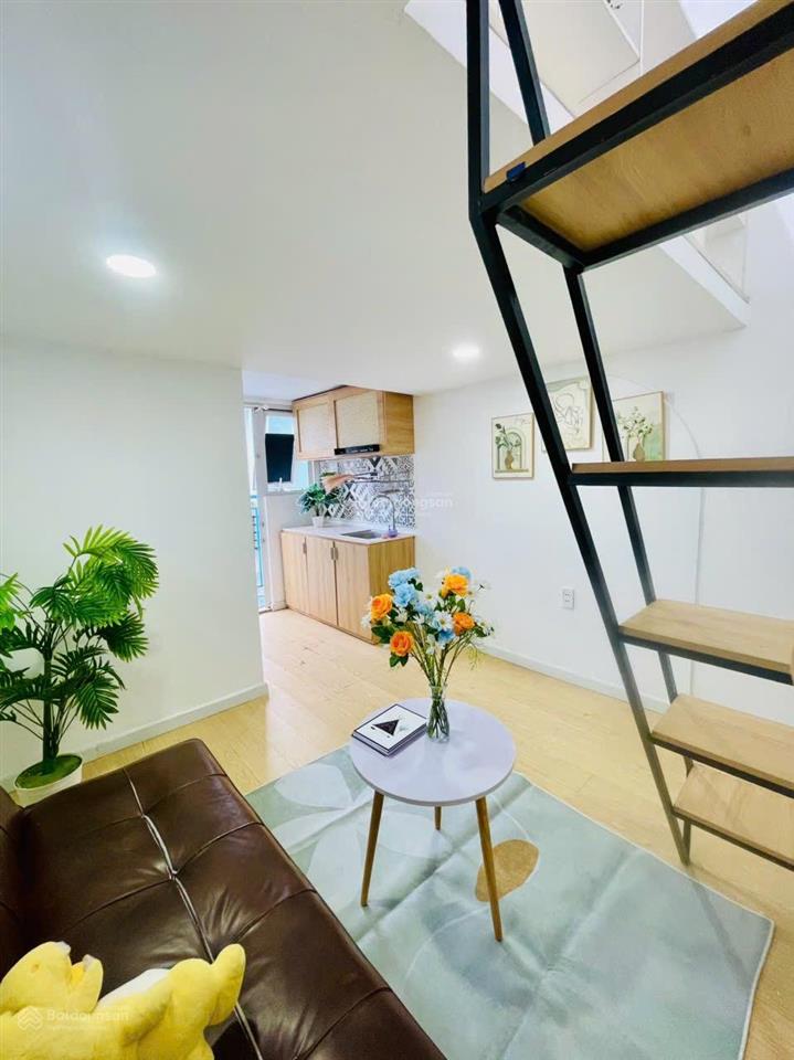 Cho thuê căn phòng view sài gòn cực đẹp gác bancol kế rmit, him lam, sunrise city, quận 7 kế quận 4