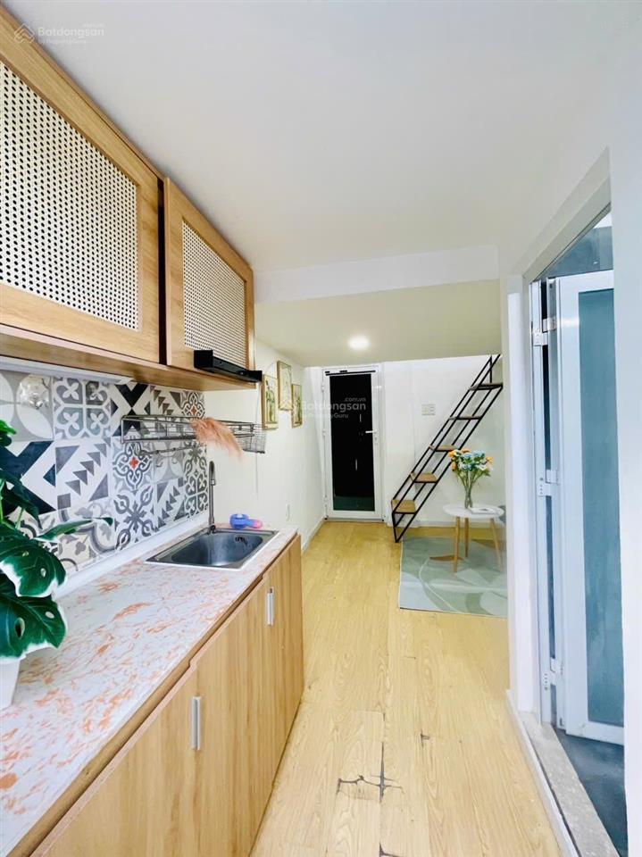 Cho thuê căn phòng view sài gòn cực đẹp gác bancol kế rmit, him lam, sunrise city, quận 7 kế quận 4