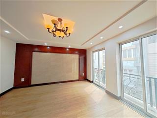 Cho thuê vp cát linh 70m2 12tr thoáng trước sau nhà mới ngay sát ga tàu điện trên cao