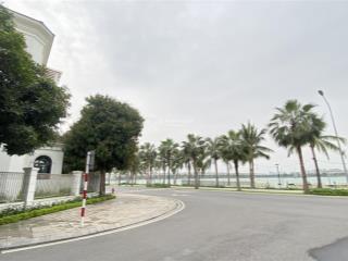 Bán biệt thự đơn lập góc 2 mặt tiền  view hồ 24,5ha. giá 85 tỷ