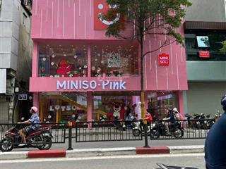 Cho thuê mặt bằng ở phố hào nam siêu đẹp, 80m2x3 tầng, mt 4.5m ở vị trí đông dân, vỉa hè rộng