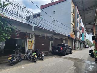 Hơn 4 tỷ cho nhà trọ 4 tầng có 12p và 1 kiot đang cho thuê full mt 4m dt 86 m2 hướng đông nam vị