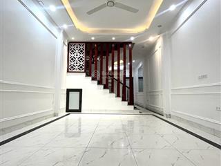 Vip đống đa  phân lô cán bộ  gara ô tô  vài bước ra phố  hai thoáng trước sau