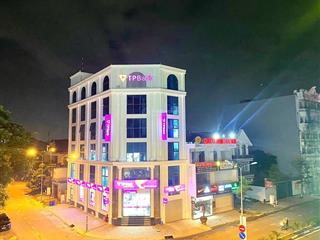 Vị trí kim cương! bán gấp tòa nhà 2mt hầm 7 tầng ngay quảng trường tp. dĩ an có hđ thuê 6%/năm