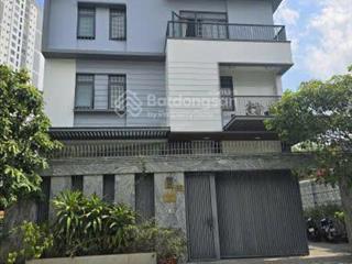 Bán gấp thanh lý biệt thự góc 2 mt có hồ bơi khu dân cư vip quận 2 (10mx20m) giá 30 tỷ