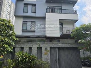 Bán gấp thanh lý biệt thự góc 2 mt có hồ bơi khu dân cư vip quận 2 (10mx20m) giá 30 tỷ