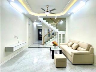 Ngay công viên lớn đường cách mạng tháng 8  tân bình  xe hơi đỗ cửa  64m2